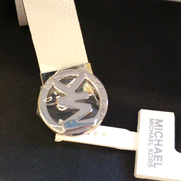 New Michael kors MK silver LOGO buckle reversible black white leather belt - Picture 1 of 5